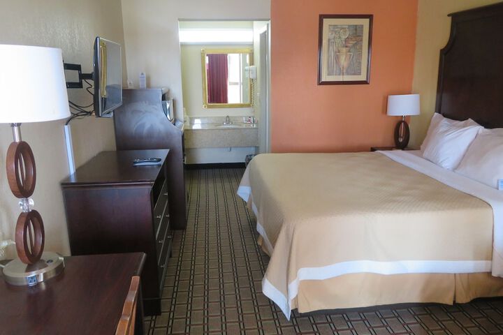 Room 21 of 80