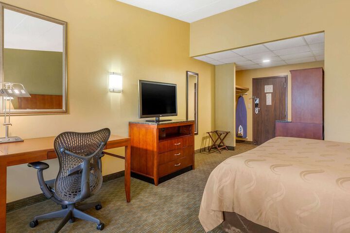 Room 25 of 51