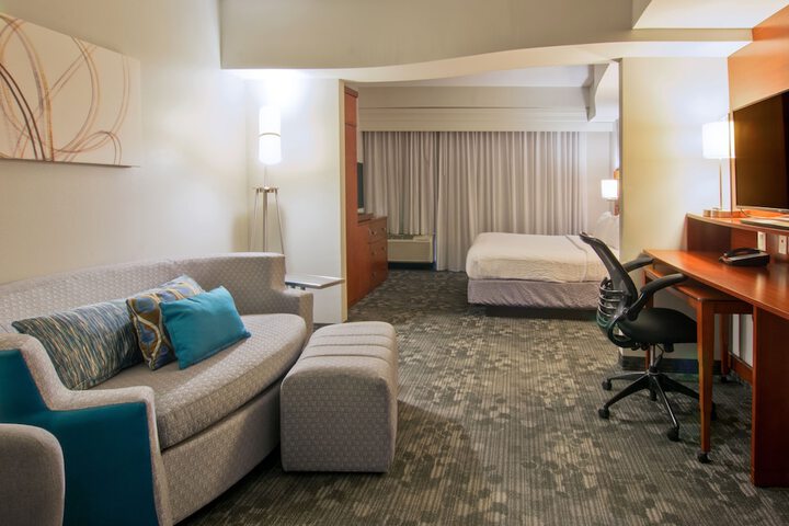 Room 8 of 25