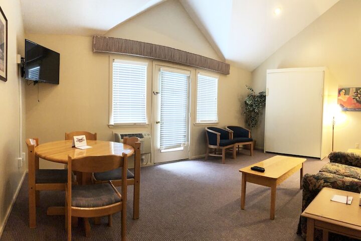Room 18 of 25