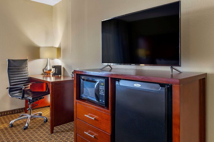 Room 12 of 28