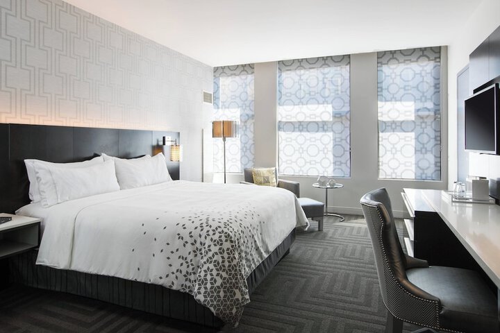 Renaissance Cincinnati Downtown Hotel
