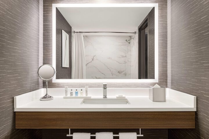 Radisson Blu Vancouver Airport Hotel & Marina