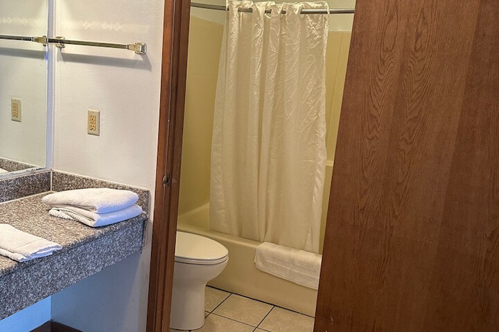 Room 13 of 18