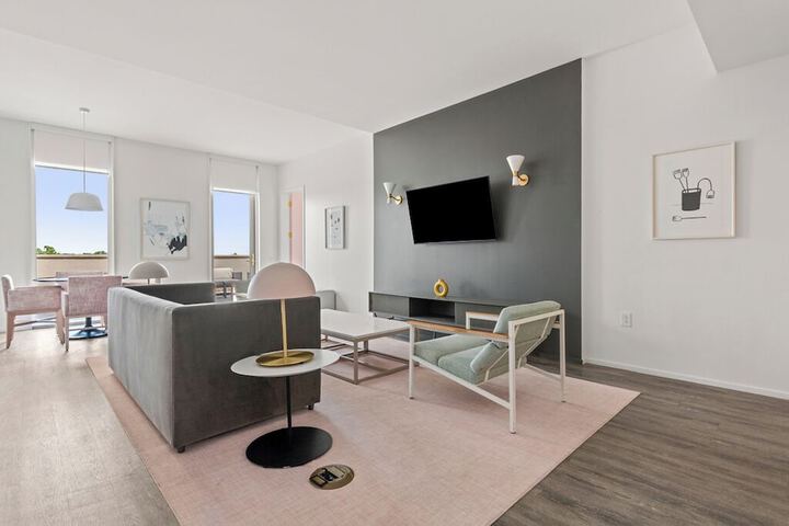 Room 52 of 164