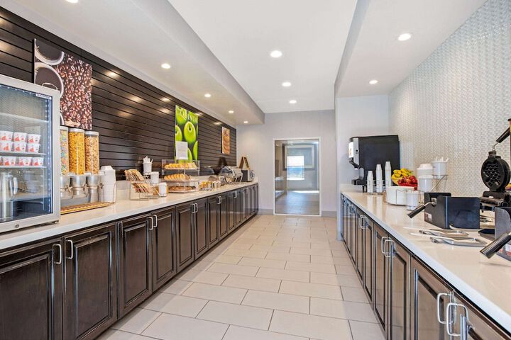 La Quinta Inn & Suites by Wyndham Corpus Christi - Portland