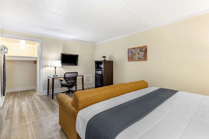 Room 15 of 34