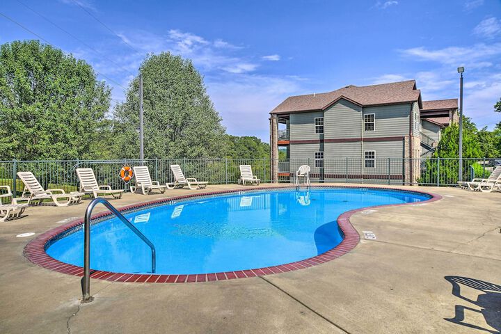 Reeds Spring Condo 3 Mi to Silver Dollar City!