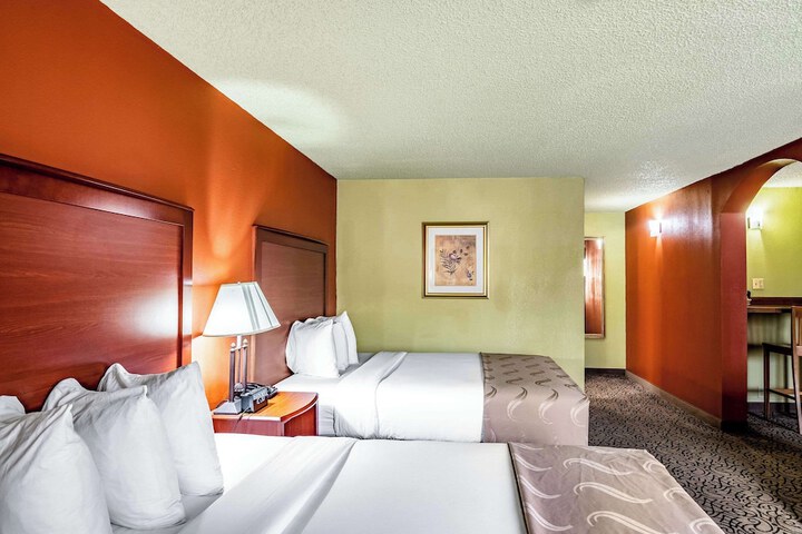 Room 25 of 31