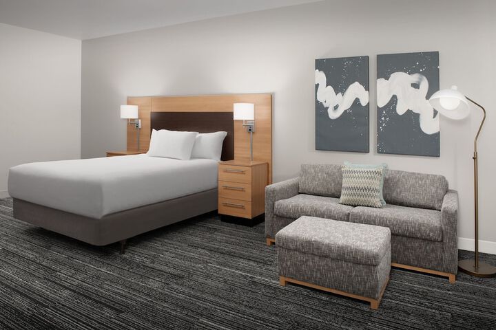 Room 28 of 38