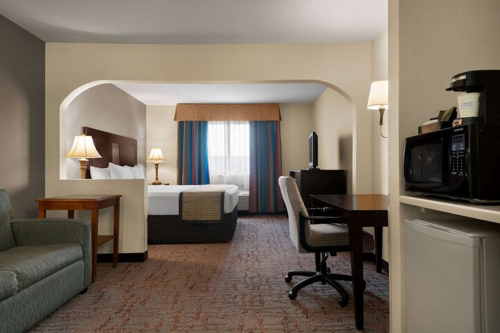 Room 42 of 47
