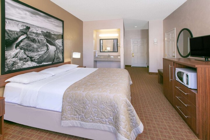 Room 16 of 31