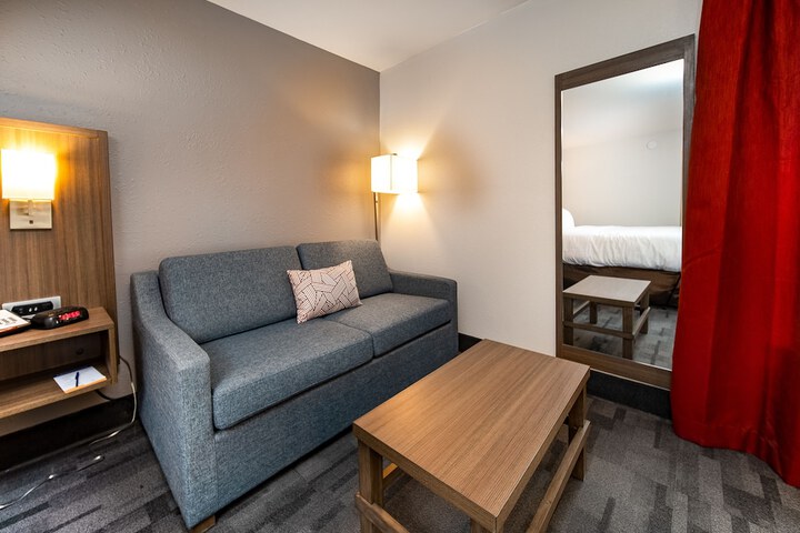 Room 70 of 108