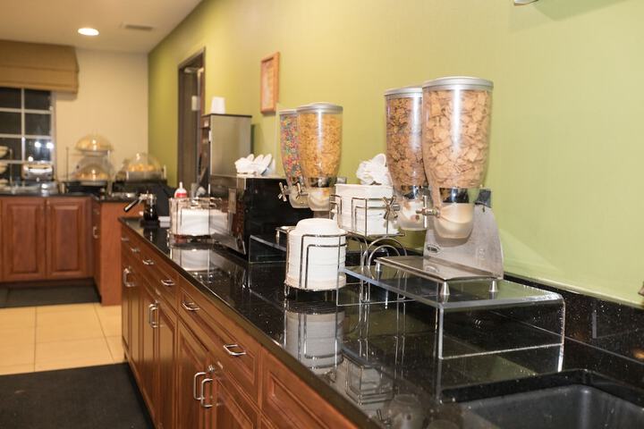 Sleep Inn & Suites Pleasant Hill - Des Moines