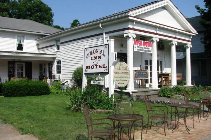 Colonial Inn & Creamery