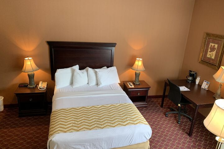 Room 13 of 32