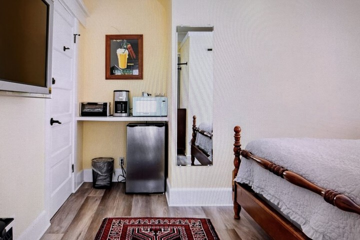 Room 21 of 84