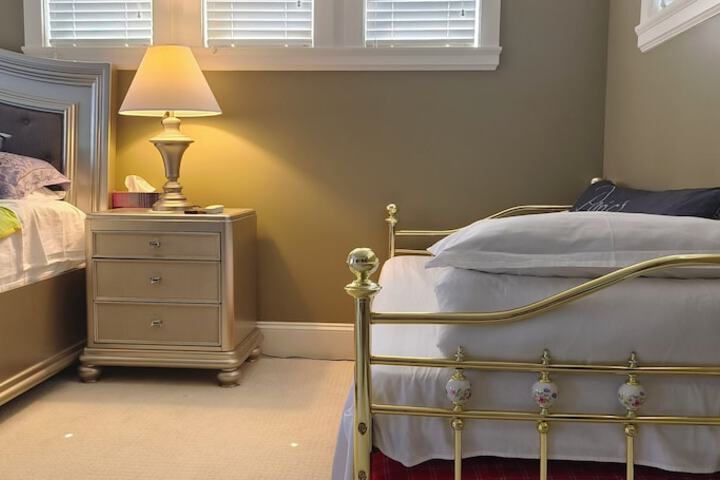 Room 54 of 74