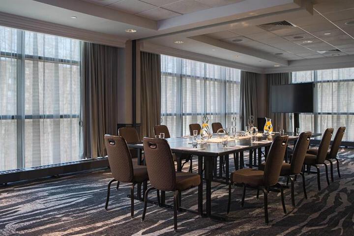RENAISSANCE WESTCHESTER HOTEL