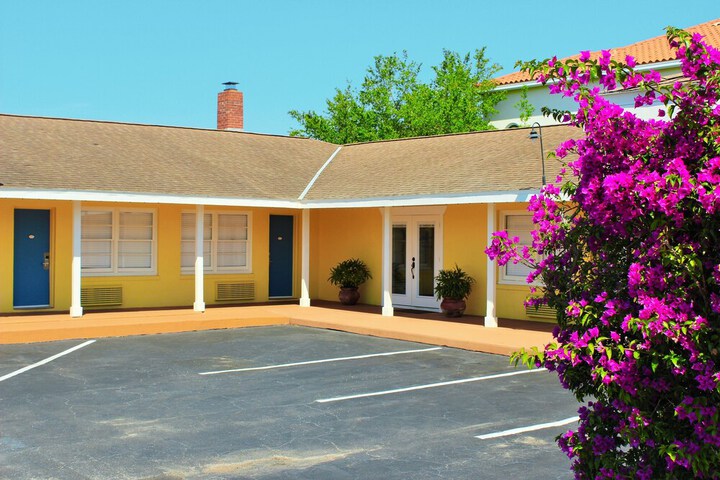 Hotel 4 of 48