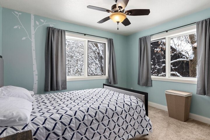Room 53 of 230