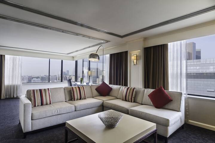 Room 28 of 115