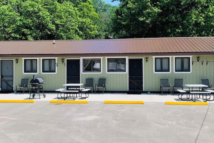 Benzonia Rustic Resort