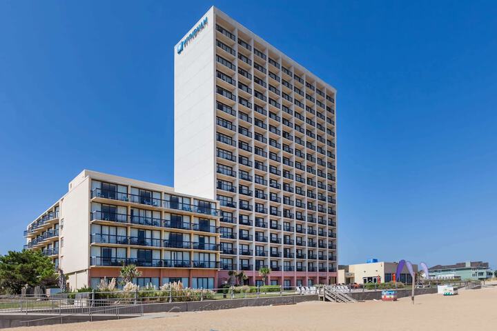 Hotel 2 of 43