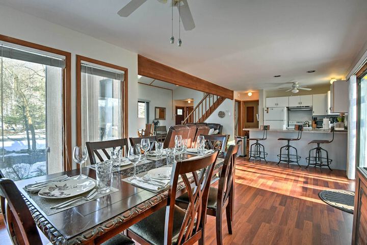 Poconos Vacation Rental w / Pool Access & Hot Tub!