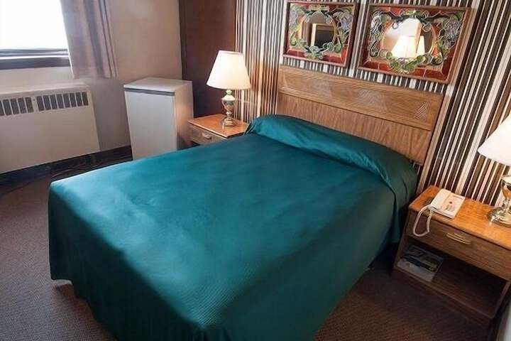 Room 8 of 13