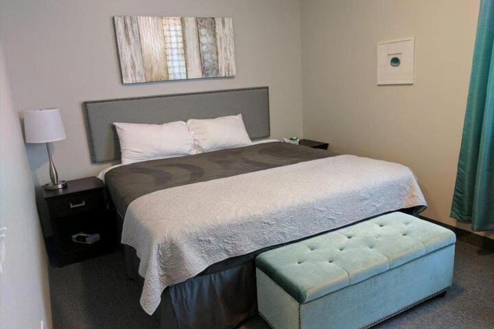 The Acorn Suites
