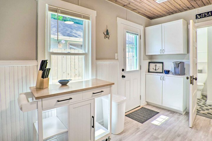 Chic Cottage w / Private Yard: Steps to Beach!