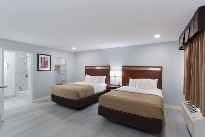 Room 18 of 37