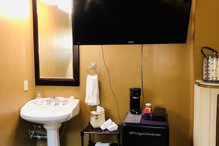 Room 46 of 95