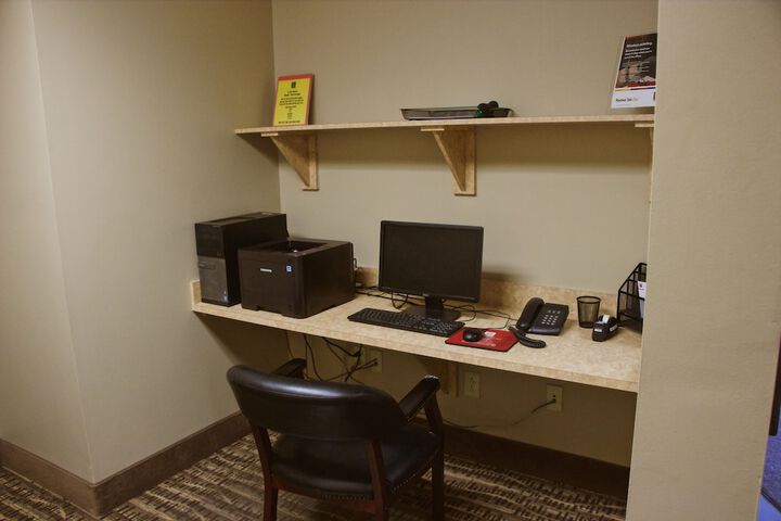 Business Center 45 of 48