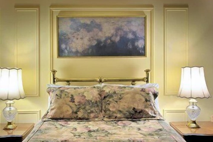 Room 42 of 51