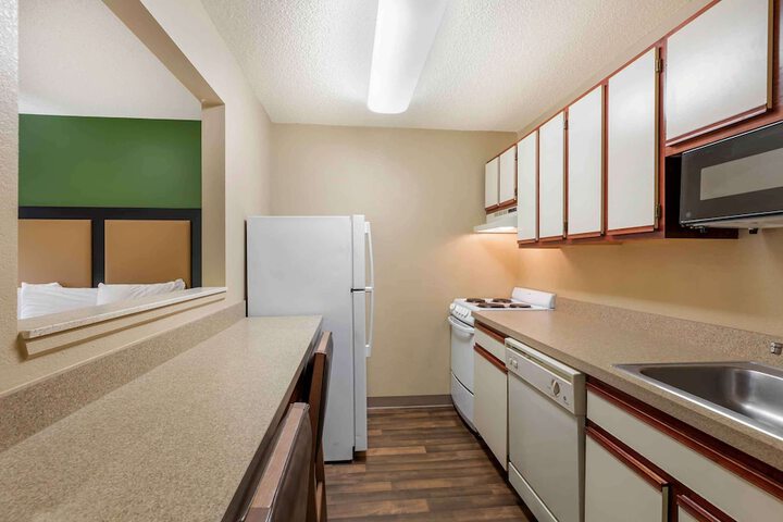 Room 16 of 32