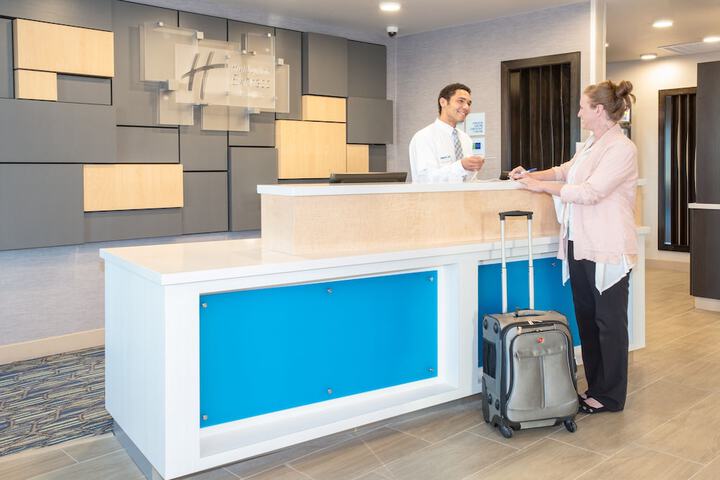 Holiday Inn Express & Suites Rapid City - Rushmore South by IHG