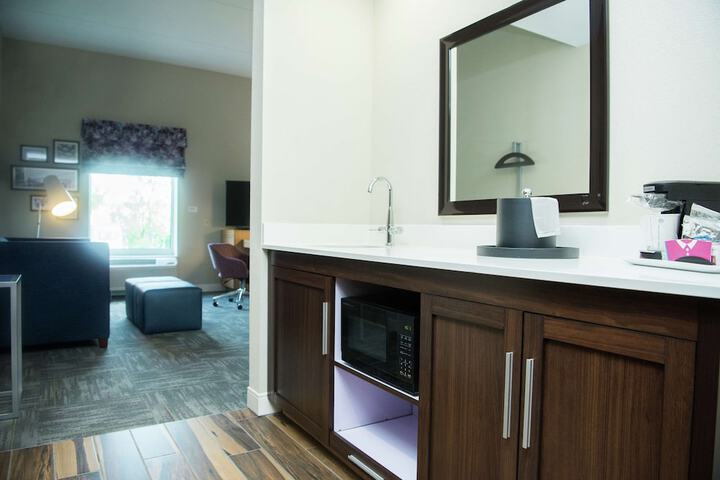 Room 32 of 46