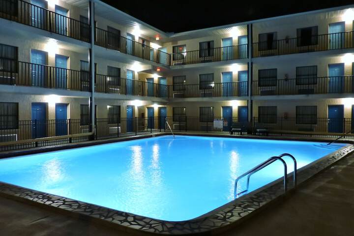 Pool 6 of 15