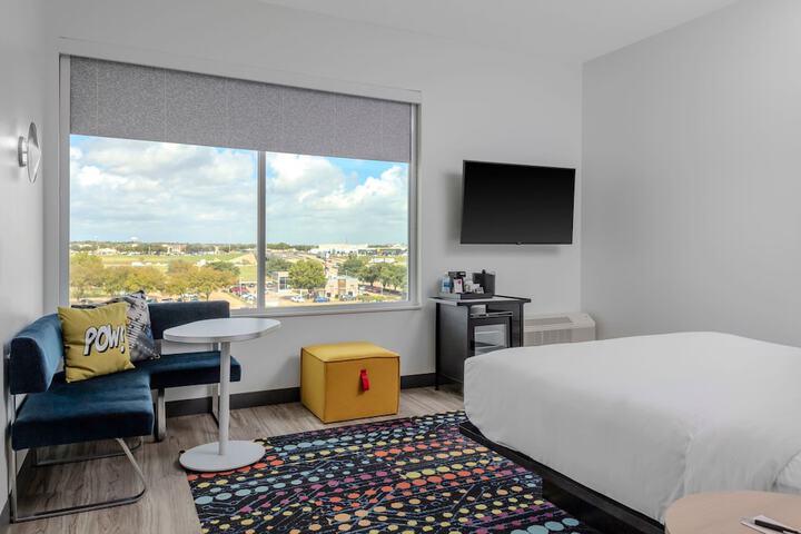 Room 18 of 38