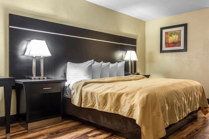 Room 14 of 30