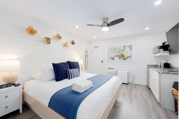 Siesta Key Beach Resort and Suites