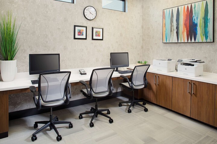 Business Center 31 of 32