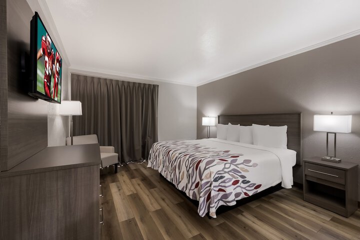 Red Roof Inn Madisonville