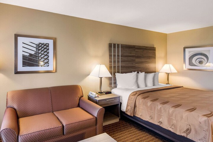 Quality Inn Paris