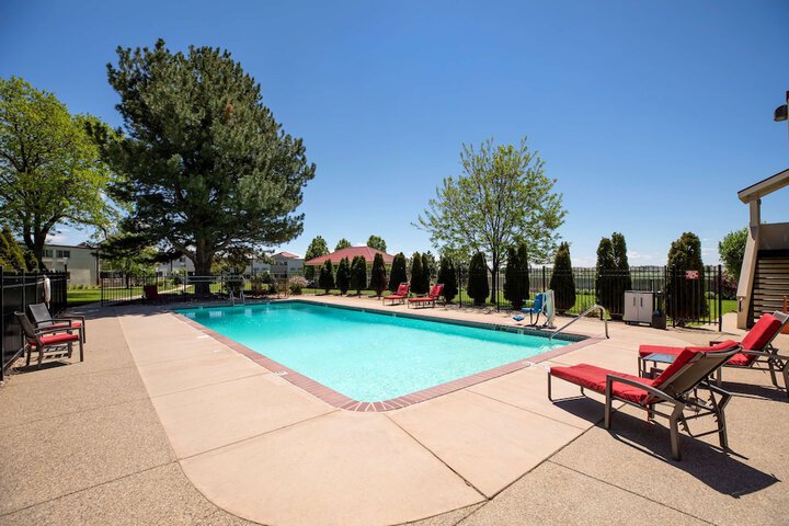 Pool 7 of 44