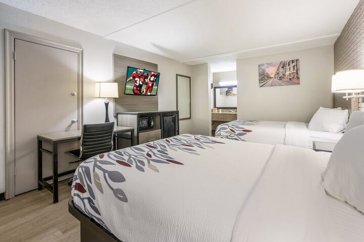Room 28 of 40