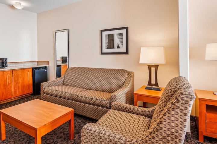 Room 8 of 25