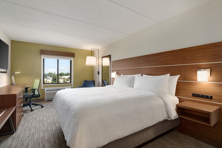 Room 17 of 36
